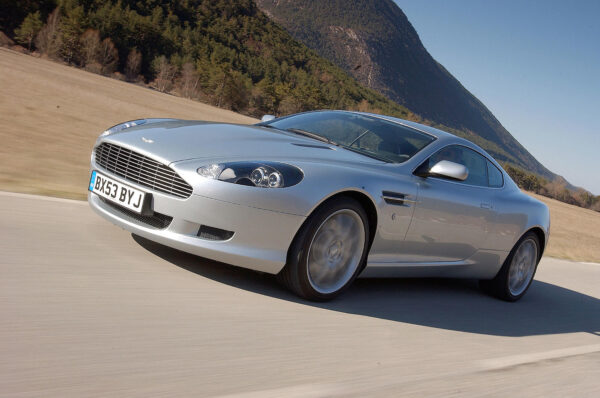 17 2004 Aston Martin DB9