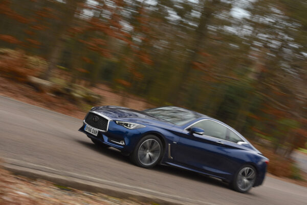 Infiniti: Q60 (2016)